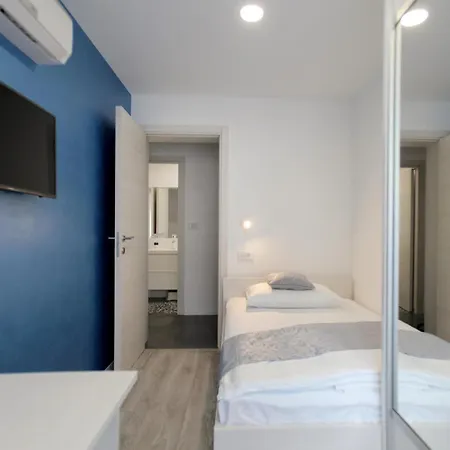 Lovely In Kastel Kambelovac With Private Swimming Pool, Be Inside Or Outside *