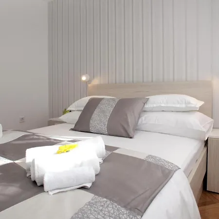 Appartement Gorgeous In Kastel Kambelovac *