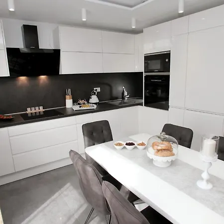 Gorgeous In Kastel Kambelovac Appartement