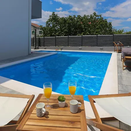 Gorgeous In Kastel Kambelovac Appartement *