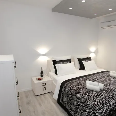 Appartement Gorgeous In Kastel Kambelovac