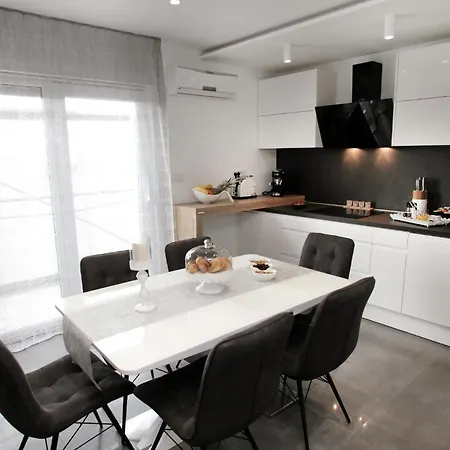 Lovely In Kastel Kambelovac With Private Swimming Pool, Be Inside Or Outside *
